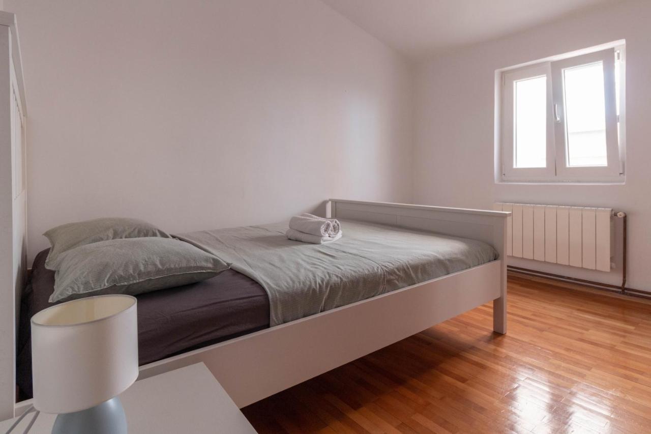 Modern Apartment Sara-Near The Beach Привлака Экстерьер фото